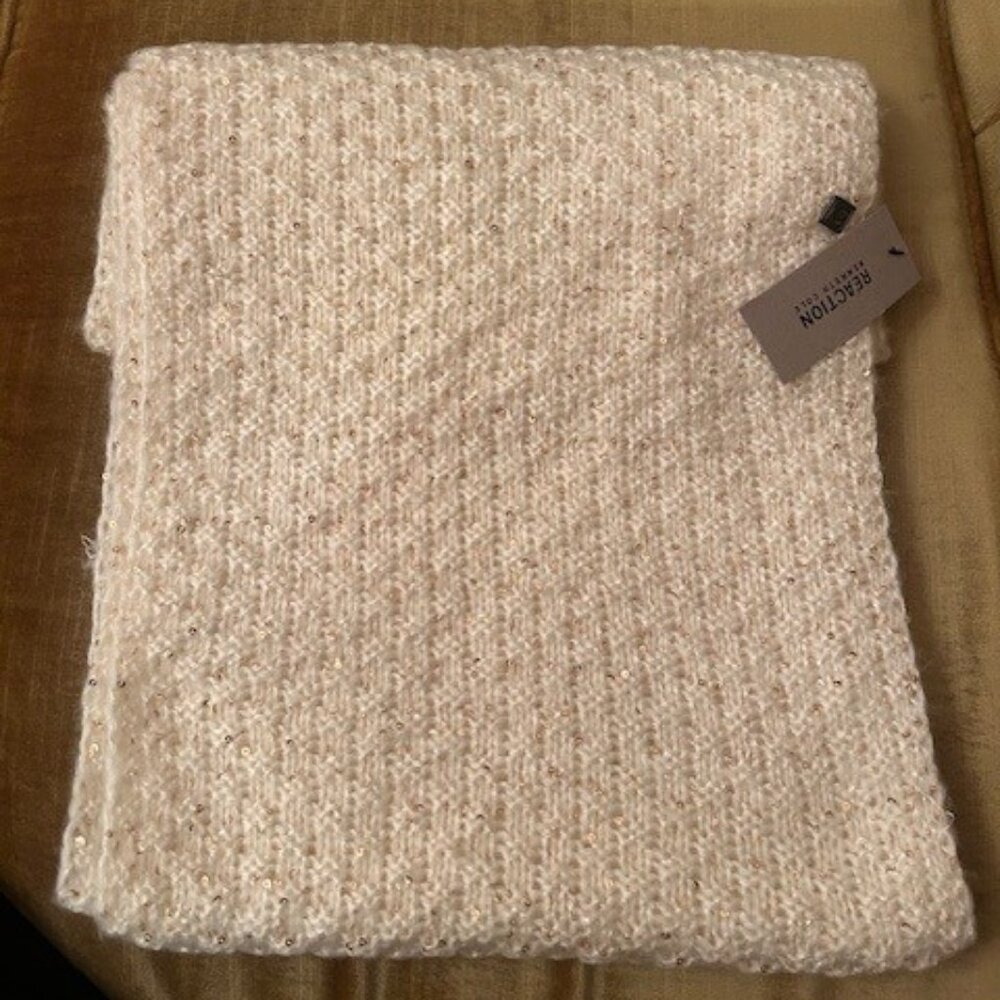 NWT Kenneth Cole Sequined Infinity Scarf